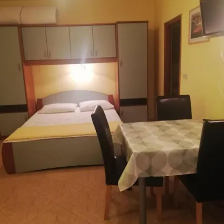 Apartman Pool